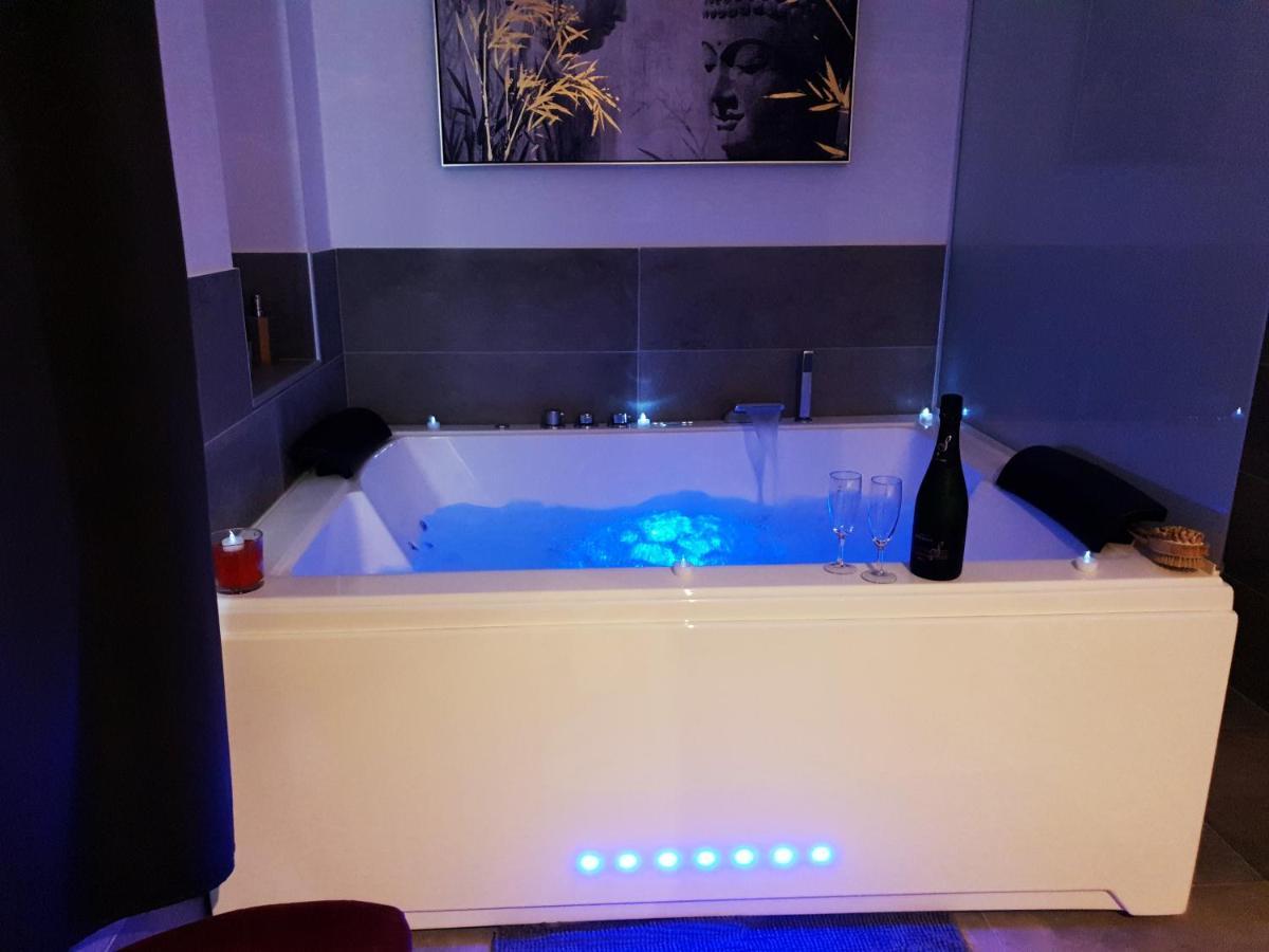 Hotel Elle&Lui en Jacuzzi à Bernis Extérieur photo